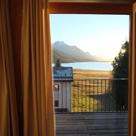 Chesa Myrta - Attic With Beautiful View Apartment